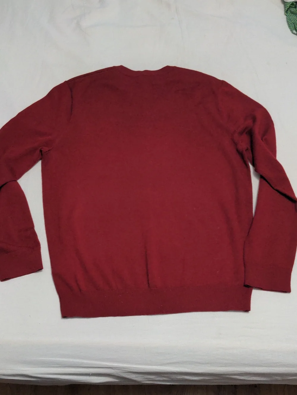 Banana Republic Wine Red 100% Wool V neck Sweater Size Medium